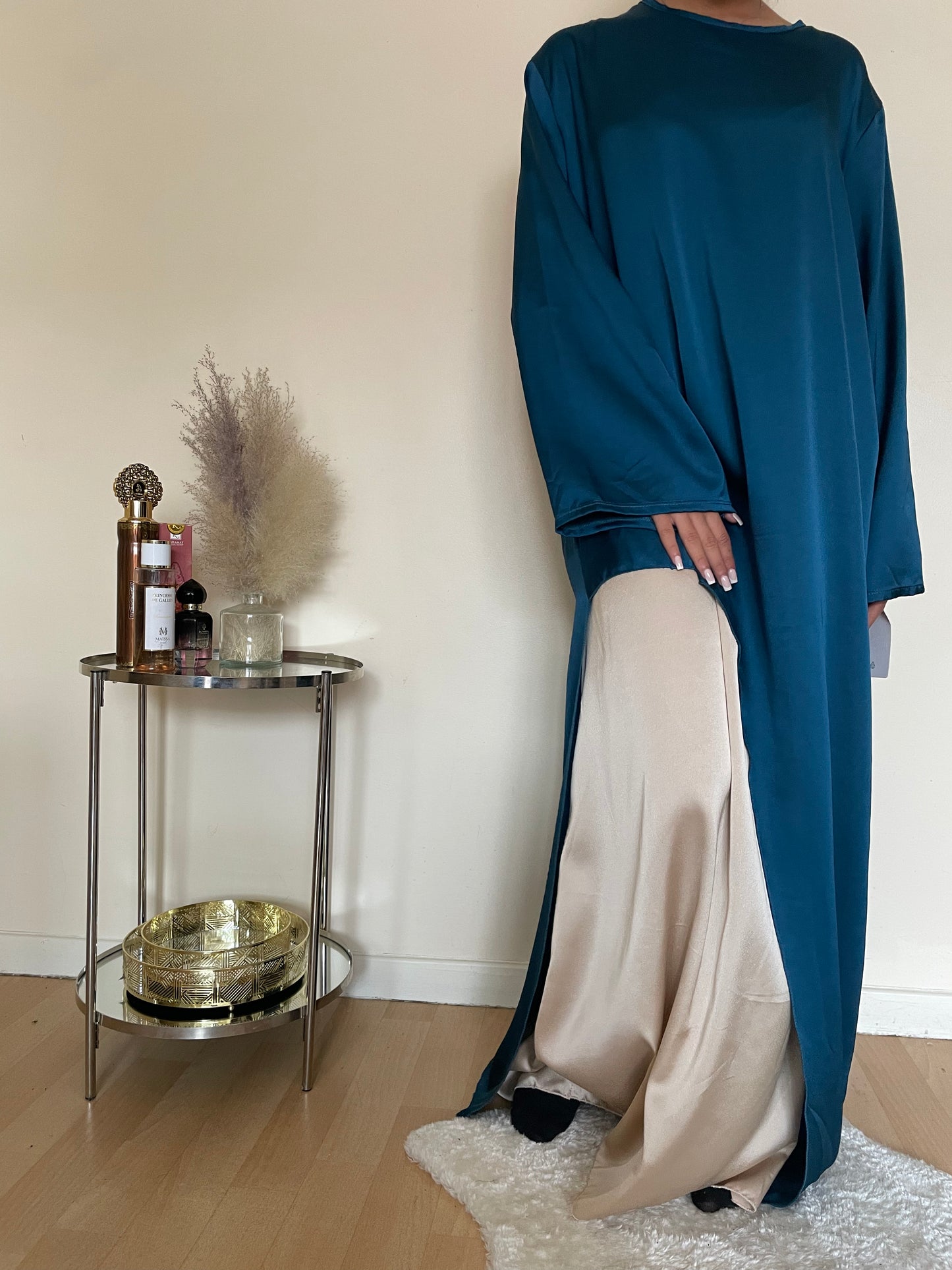 Abaya Esma en satin bleu azur