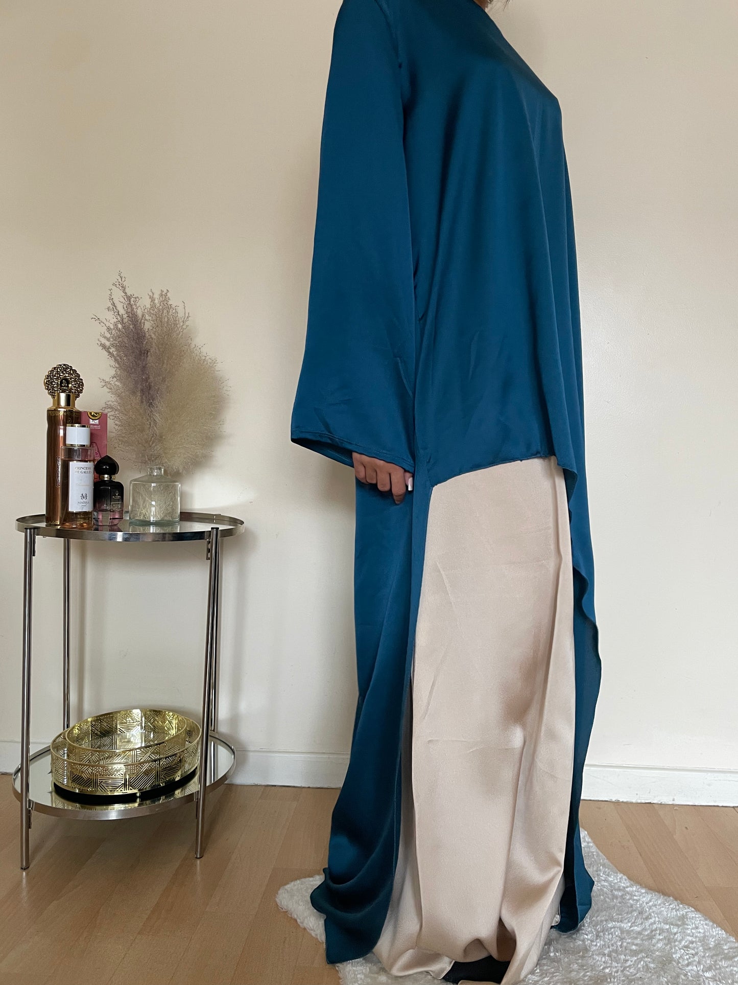 Abaya Esma en satin bleu azur